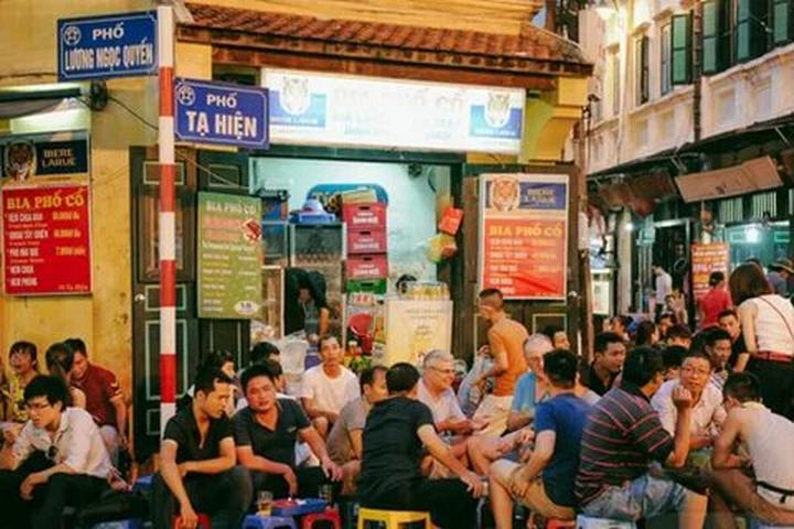 Có 1 kiểu áo quốc dân, dù - Cảm hứng video marketing từ Hotspot Matrix
