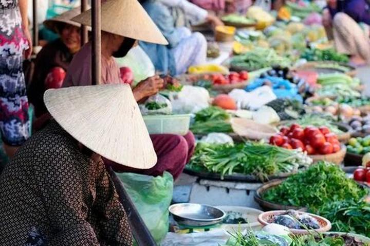 Nội dung: Trong một bóng mát trong mùa hè nóng bỏng, một cột mốc trong lịch sử nhạc