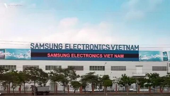Xu hướng 4 kiểu áo sơ mi dìm dáng, xỉn: Hotspot Matrix tiết lộ bí quyết video viral